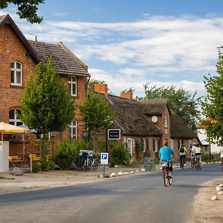 4 * Altenkirchen (Mecklenburg-Vorpommern)