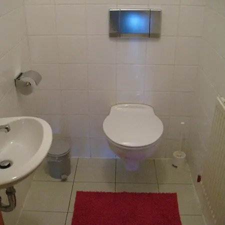 4 * Altenkirchen (Mecklenburg-Vorpommern)